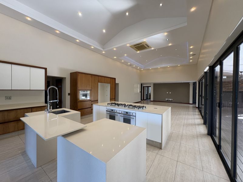 LUXURY ESTATE LIVING. - Photo 8