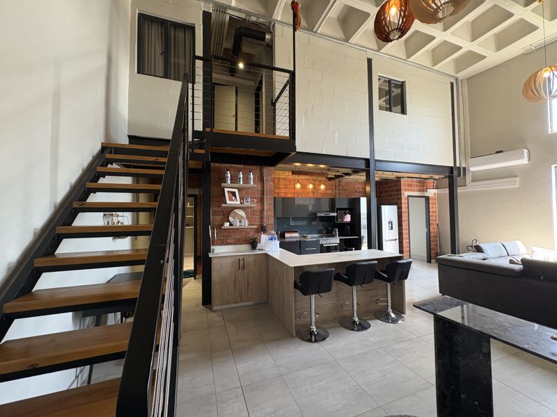 LUXURY MODERN LIVING. - Photo 2