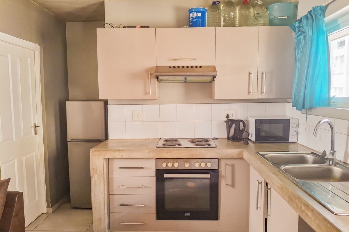 This modern one-bedroom apartment - Photo 2