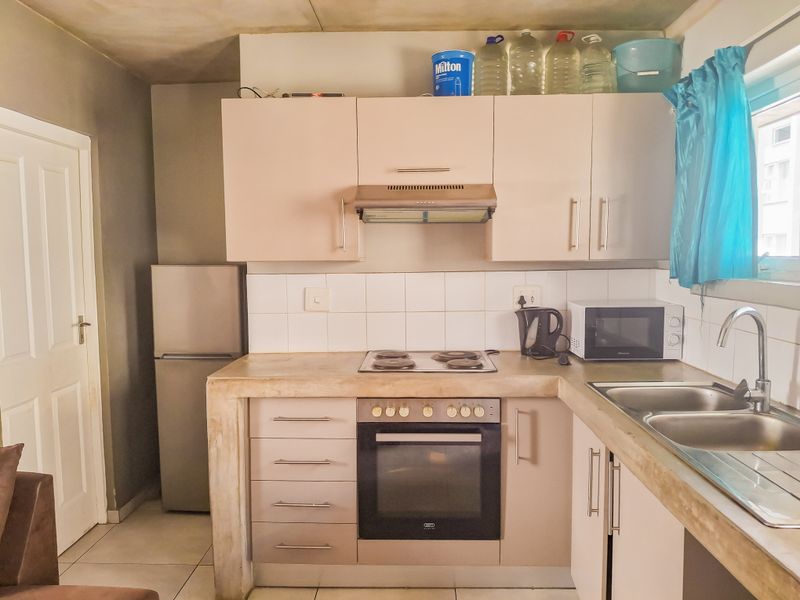 This modern one-bedroom apartment - Photo 2