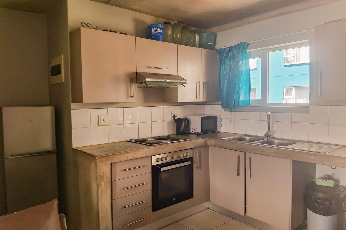 This modern one-bedroom apartment - Photo 3