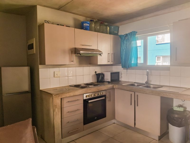 This modern one-bedroom apartment - Photo 3