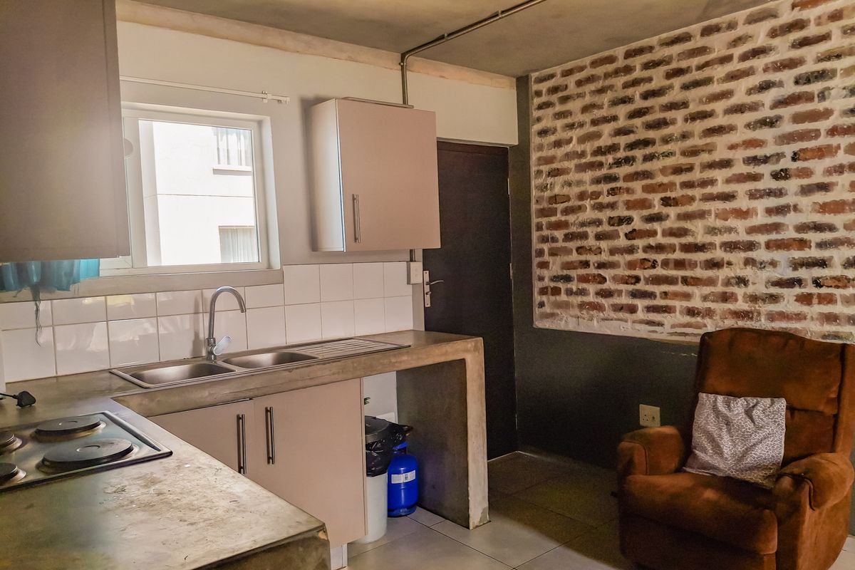 This modern one-bedroom apartment - Photo 4