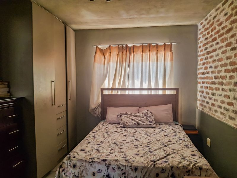 This modern one-bedroom apartment - Photo 10