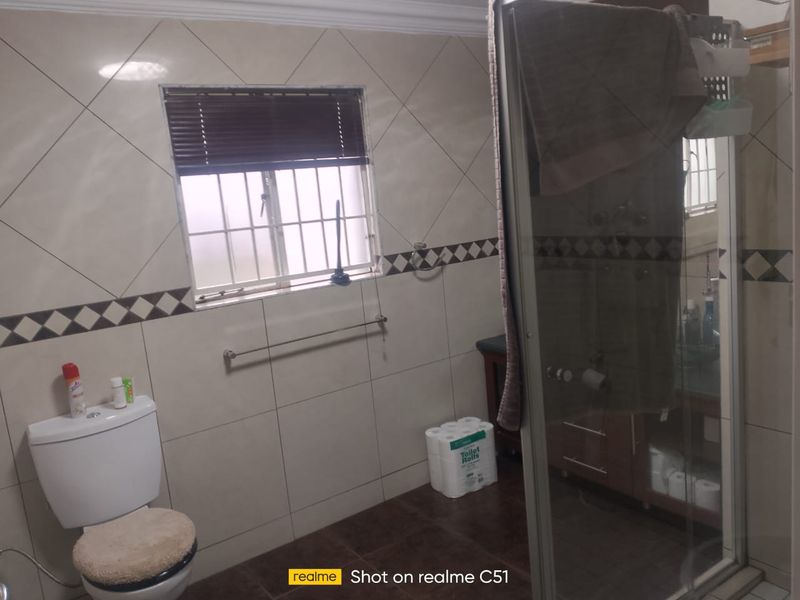 3 Bedroom House with flatlet for sale in van Dyk Park - Photo 7