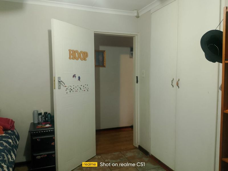 3 Bedroom House with flatlet for sale in van Dyk Park - Photo 9