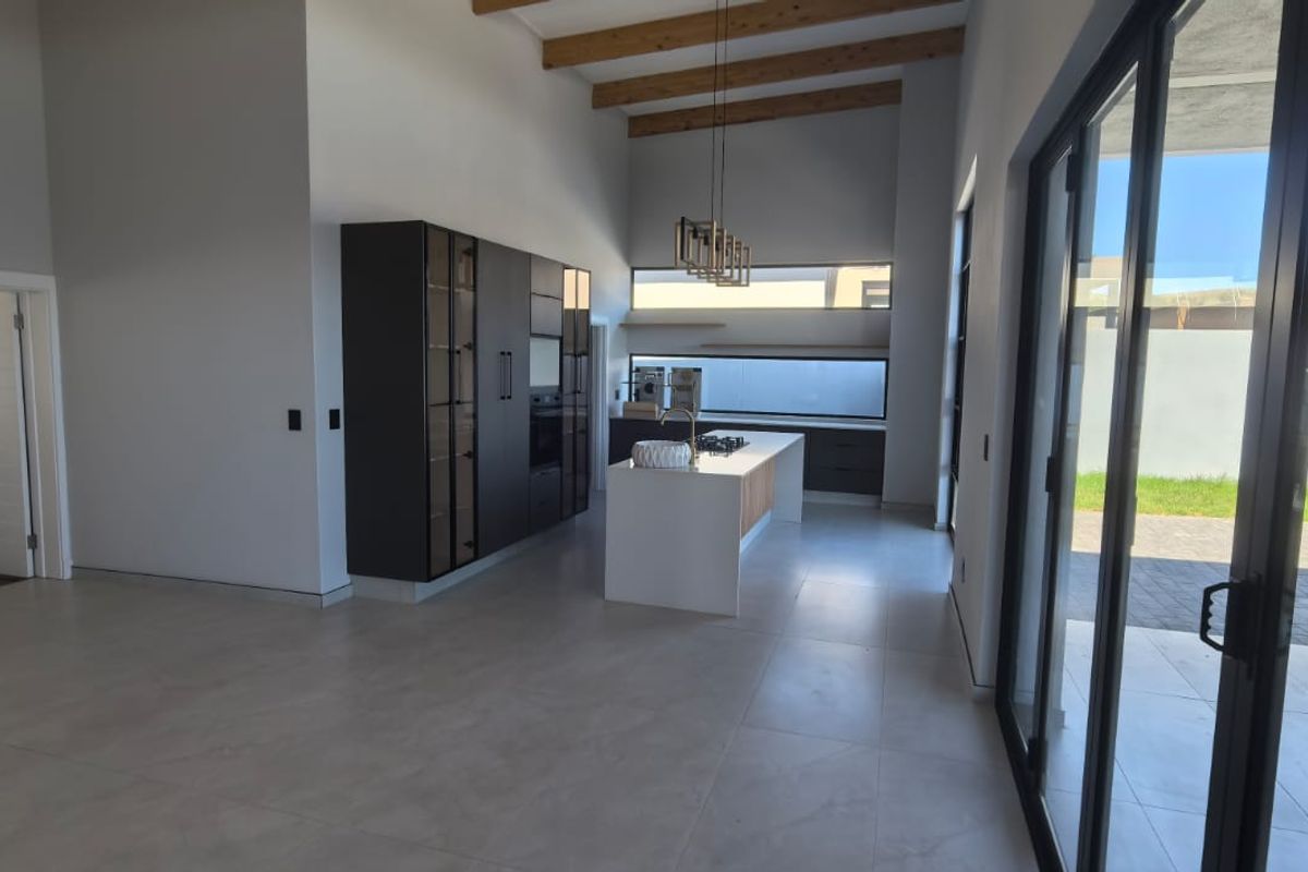 Exquisite Luxury Home in Prestigious Schoongezight! - Photo 5