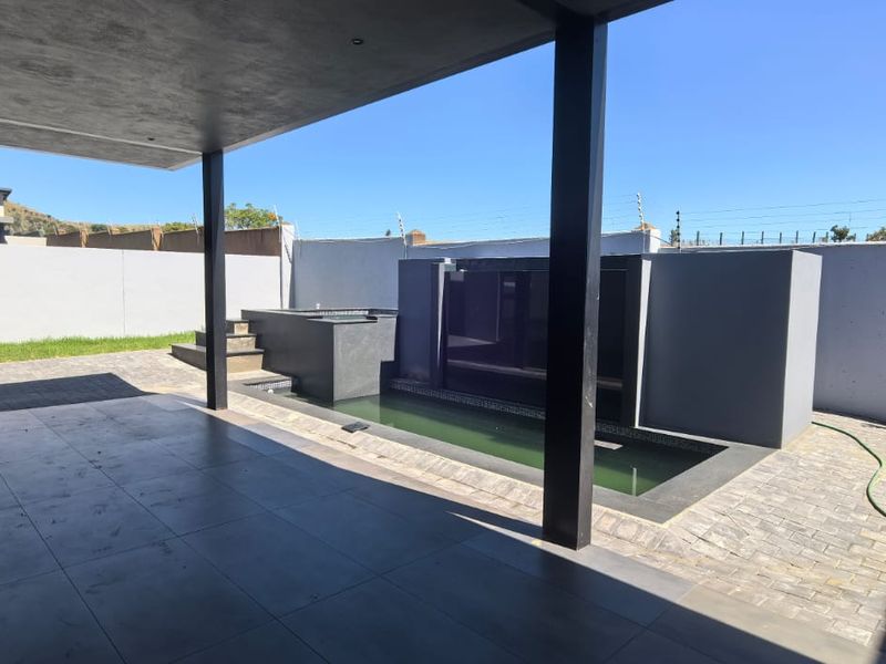 Exquisite Luxury Home in Prestigious Schoongezight! - Photo 7