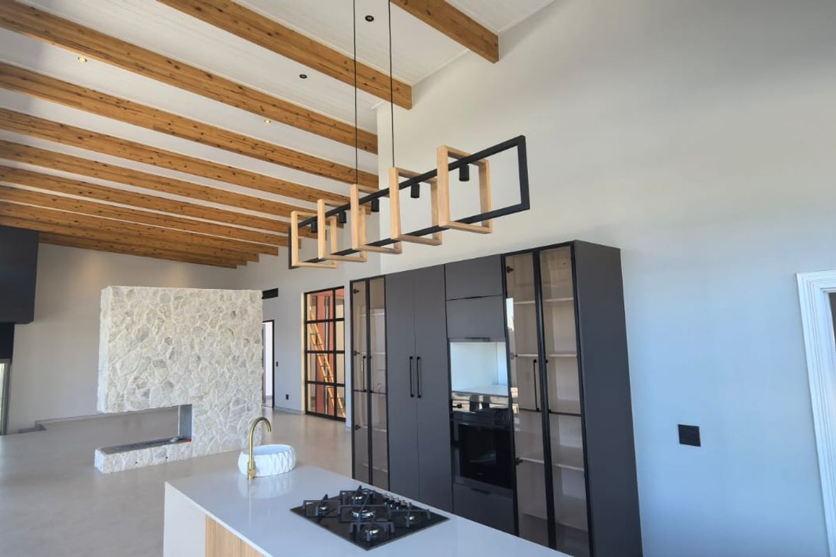 Exquisite Luxury Home in Prestigious Schoongezight! - Photo 4