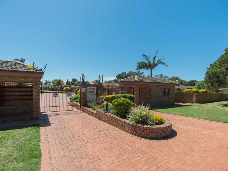 Spacious Face brick Home in Sought-After Complex – Walmer Heights - Photo 2