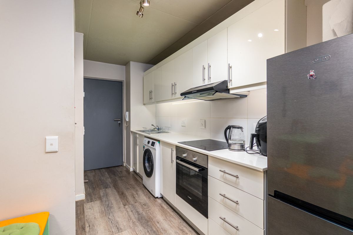 STUDIO APARTMENT INVESTORS PARADISE - Photo 4