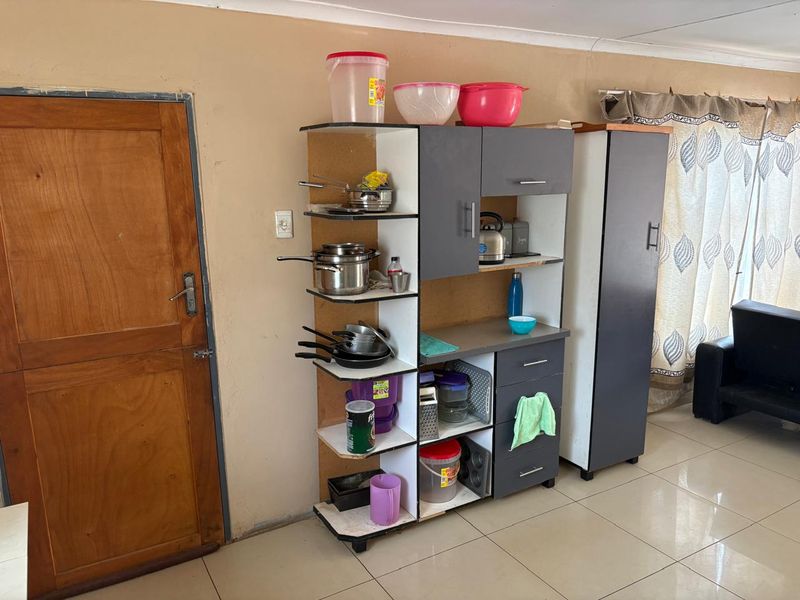 2 bed House in Soshanguve - Photo 4