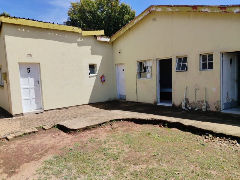 Guest House/Bed & Breakfast with Liquor License and Small Restaurant/Takeaway in Kempton Park West - Photo 8