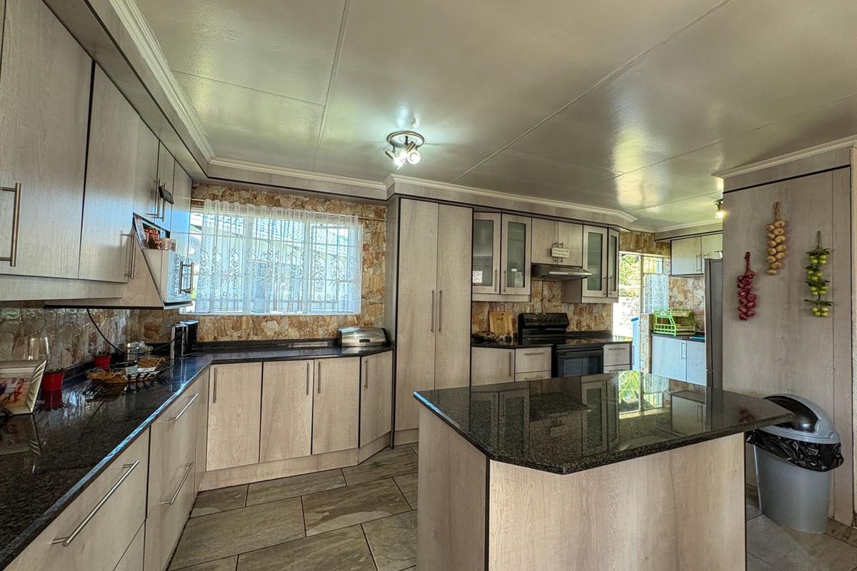 Stunning four bedroom home for sale in Brakpan North - Photo 3