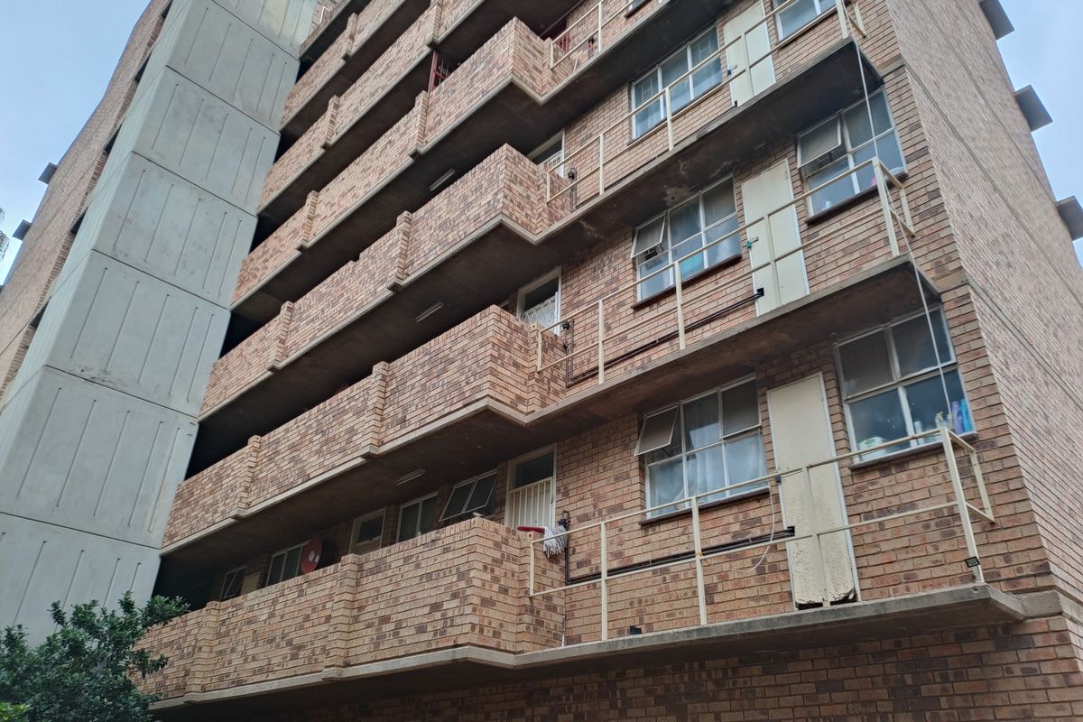 Flat For Sale In Pretoria - Photo 2