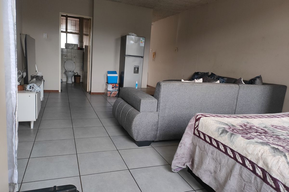 Flat For Sale In Pretoria - Photo 3