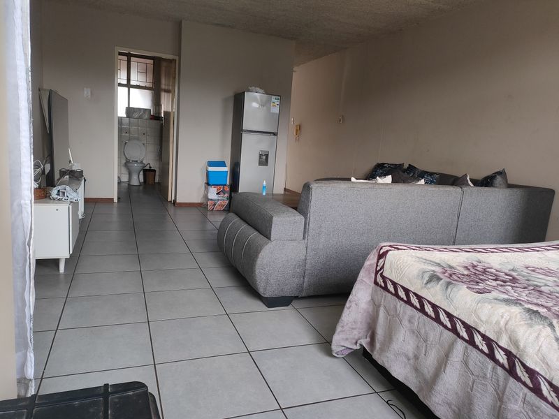 Flat For Sale In Pretoria - Photo 3