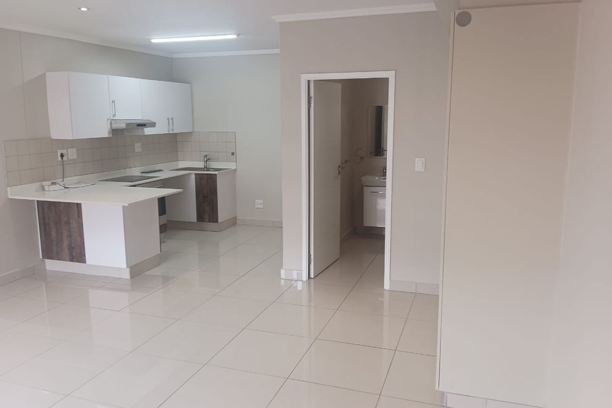 Modern Studio in Umhlanga Ridge - Photo 2