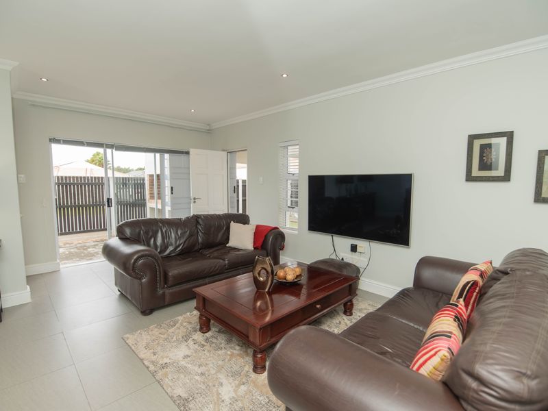 Stunning Modern Unit in Secure Estate - Photo 7