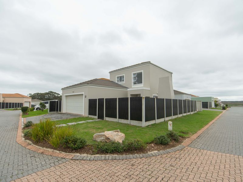 Stunning Modern Unit in Secure Estate - Photo 1