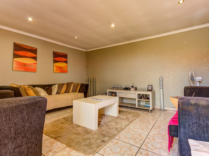 Sectional Title For Sale In Tembisa - Photo 3