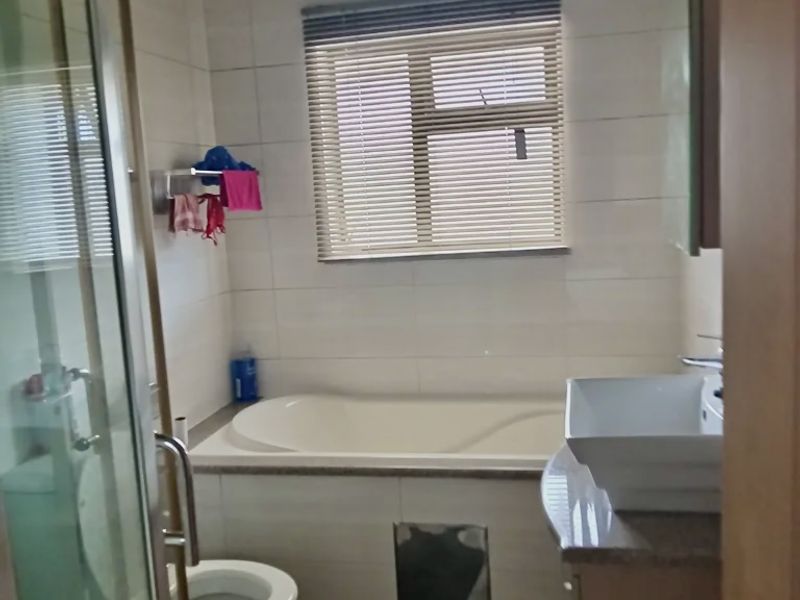 2 bedroom upmarket apartment for rent. - Photo 5