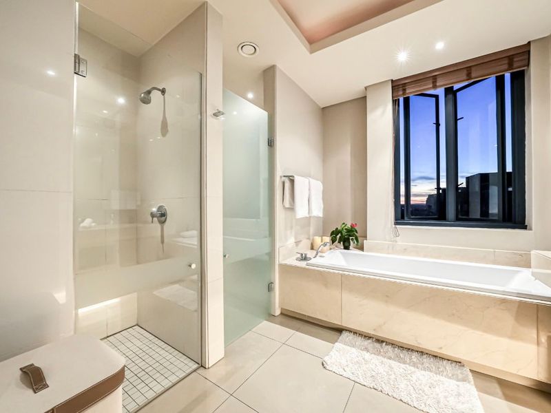 Luxury Fully Furnished 2-Bedroom Apartment – Sandton Emperor (7th Floor) Size: 162 sqm - Photo 10