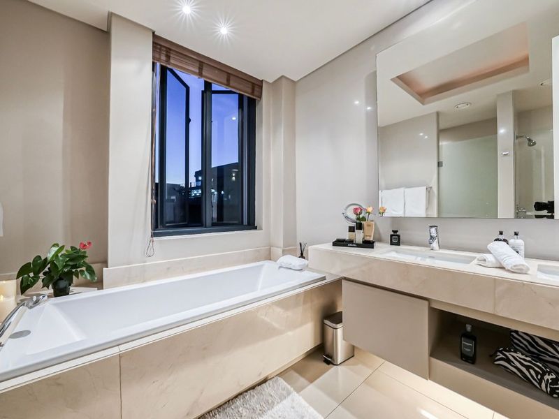 Luxury Fully Furnished 2-Bedroom Apartment – Sandton Emperor (7th Floor) Size: 162 sqm - Photo 9
