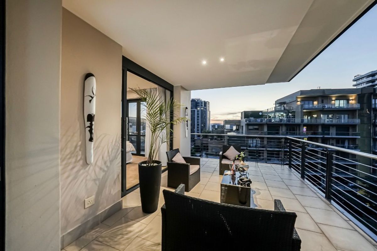 Luxury Fully Furnished 2-Bedroom Apartment – Sandton Emperor (7th Floor) Size: 162 sqm - Photo 3