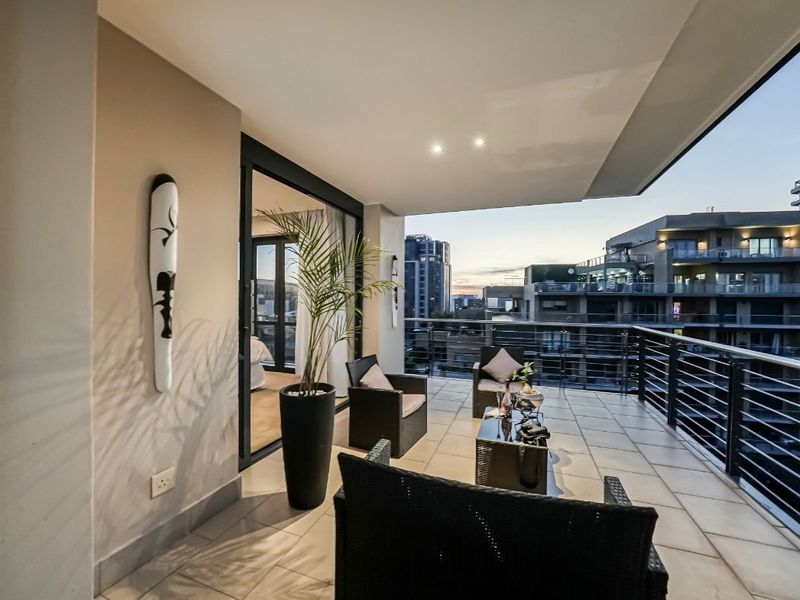 Luxury Fully Furnished 2-Bedroom Apartment – Sandton Emperor (7th Floor) Size: 162 sqm - Photo 3