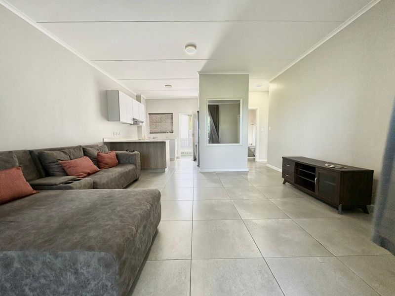 3 Bedroom, 2 Bathroom Apartment for Sale – Manor Views, Manor Estates - Photo 8