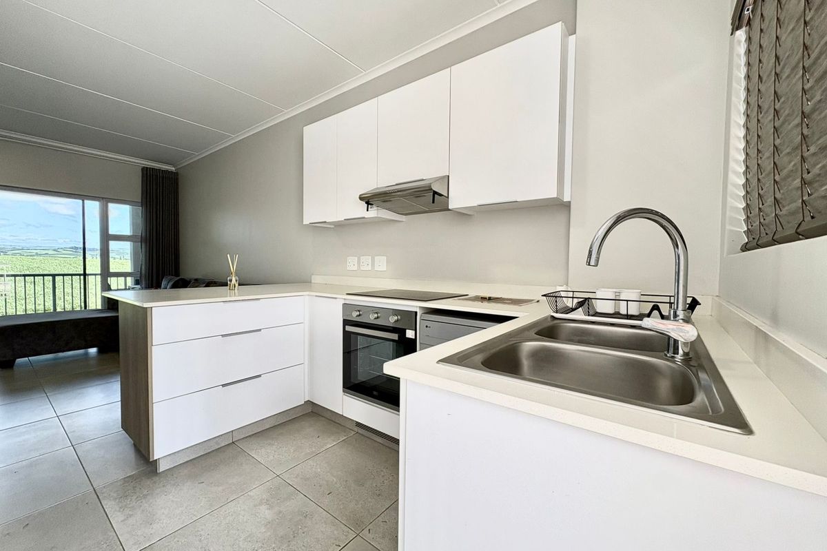 3 Bedroom, 2 Bathroom Apartment for Sale – Manor Views, Manor Estates - Photo 5