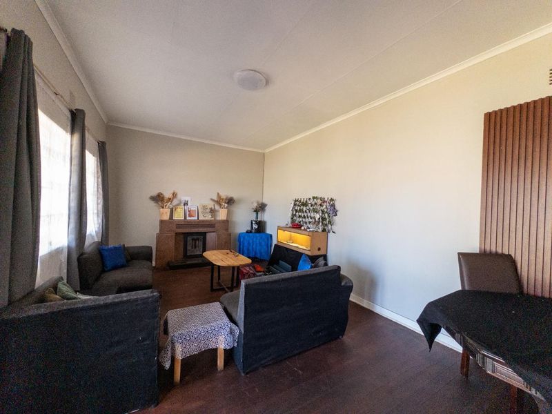 Newly renovated home in Brenthurst - Photo 9