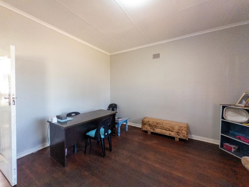 Newly renovated home in Brenthurst - Photo 7