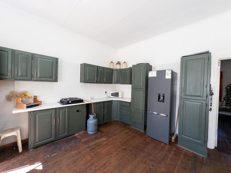 Newly renovated home in Brenthurst - Photo 5