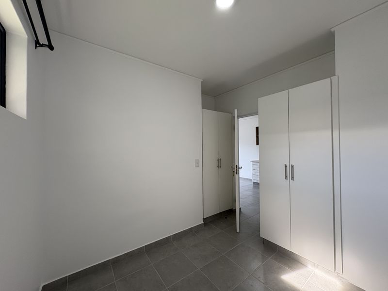 STUNNING UNIT IN SHEFFIELD BEACH - Photo 4