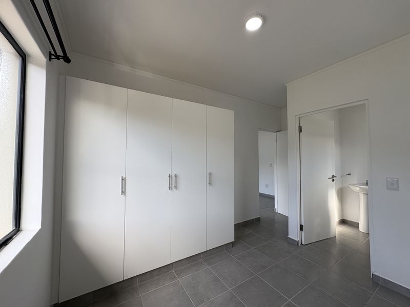 STUNNING UNIT IN SHEFFIELD BEACH - Photo 10