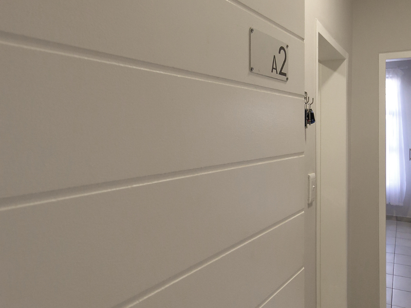 Charming Two-Bedroom Apartment – In A Secure Complex - Photo 6