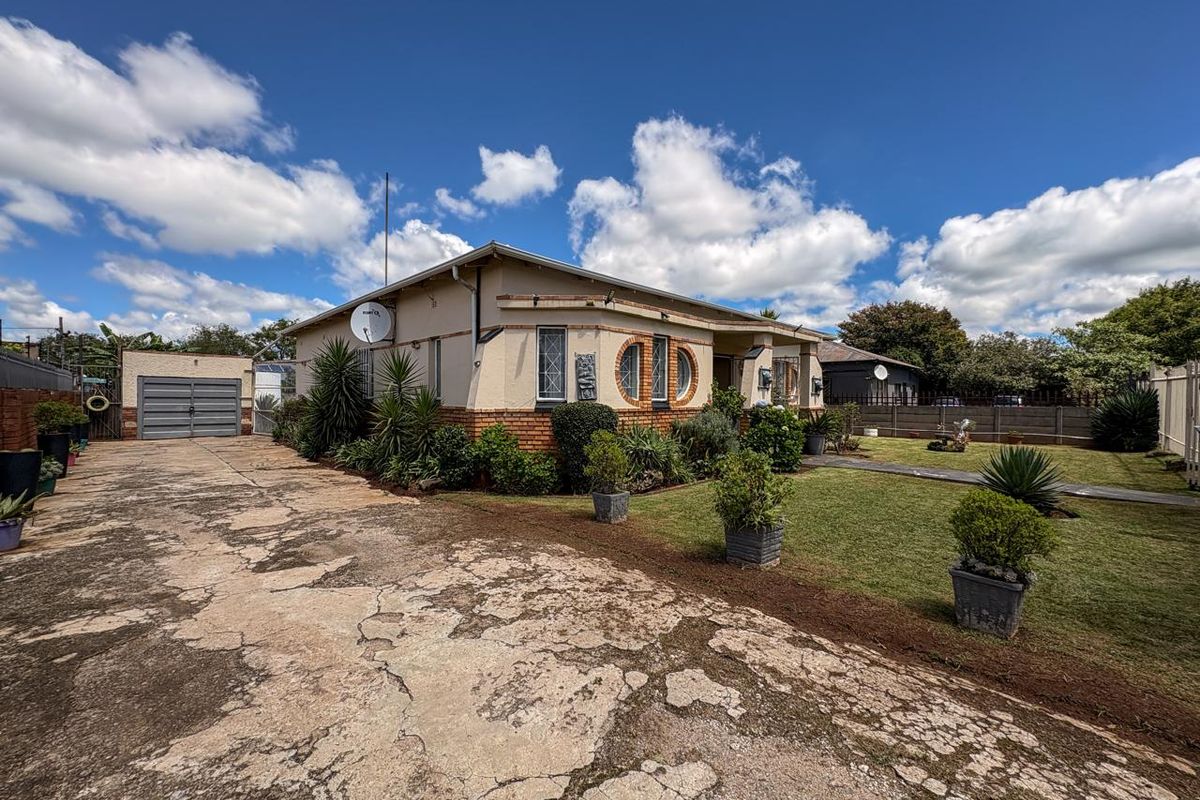 Welcome Home to Brenthurst – Character, Charm and Comfort - Photo 3