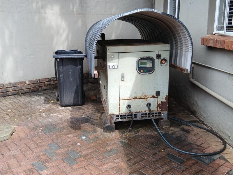 Beautiful Family Home for Sale in Schoemansville, Hartbeespoort. - Photo 5