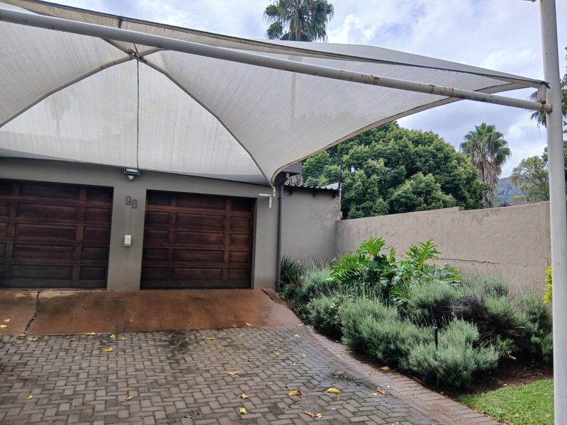 Beautiful Family Home for Sale in Schoemansville, Hartbeespoort. - Photo 3