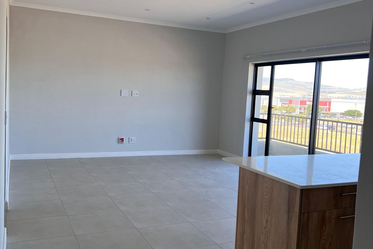 Immaculate  3 Bedroom Apartment To Let in Sandown   Available 1 April 2026 - Photo 2