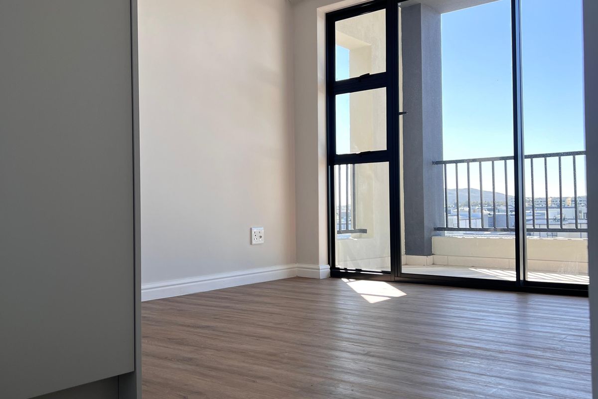 Immaculate  3 Bedroom Apartment To Let in Sandown   Available 1 April 2026 - Photo 4