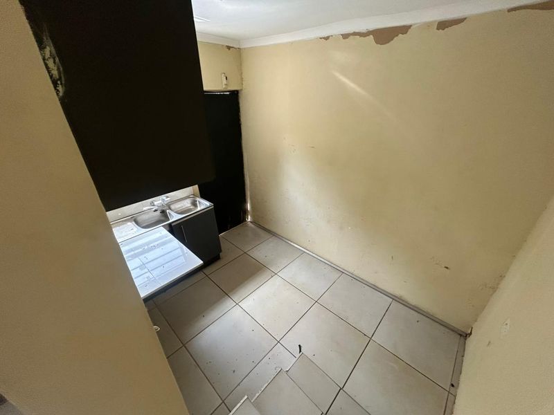 3 Bedroom Warm Family Home with Big Living Area in Schoemansville - Photo 6