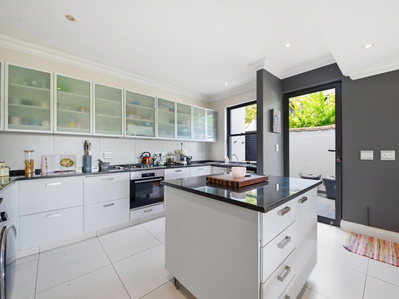 Beautiful 3 Bedroom family home in Simbithi Estate - Photo 7