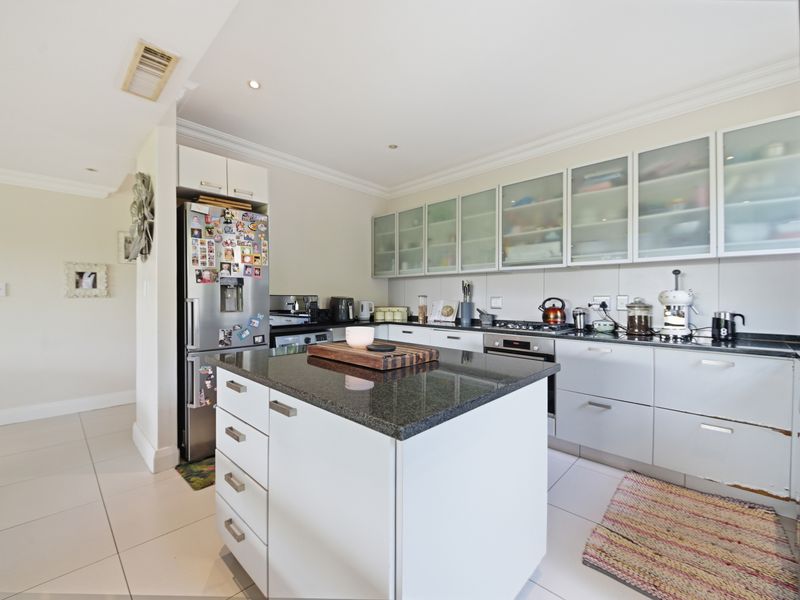 Beautiful 3 Bedroom family home in Simbithi Estate - Photo 8