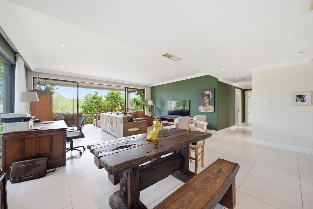 Beautiful 3 Bedroom family home in Simbithi Estate - Photo 4