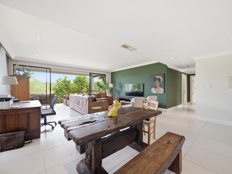 Beautiful 3 Bedroom family home in Simbithi Estate - Photo 4