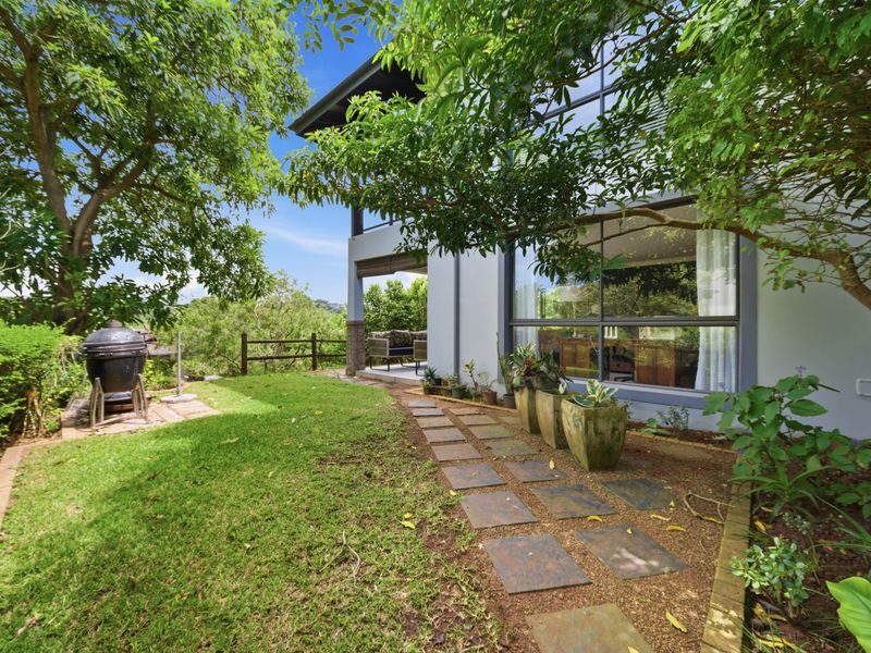 Beautiful 3 Bedroom family home in Simbithi Estate - Photo 3