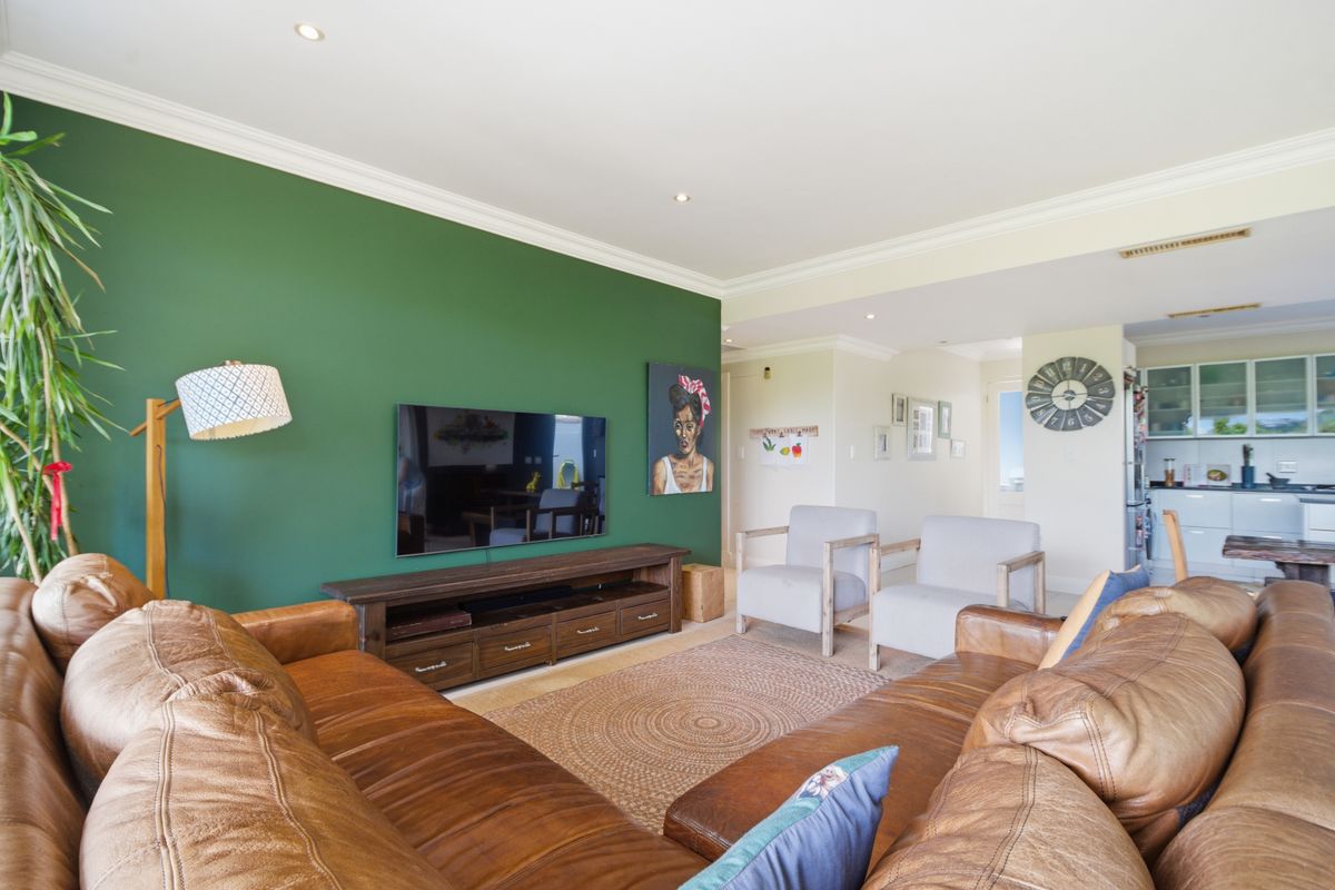 Beautiful 3 Bedroom family home in Simbithi Estate - Photo 5